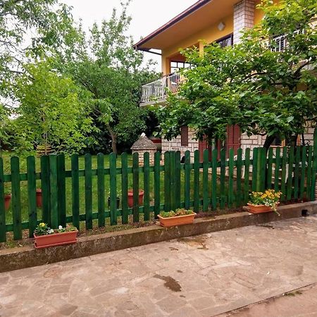 Apartment Sanja Near The Sea, Spacious And Green :) Pola Esterno foto
