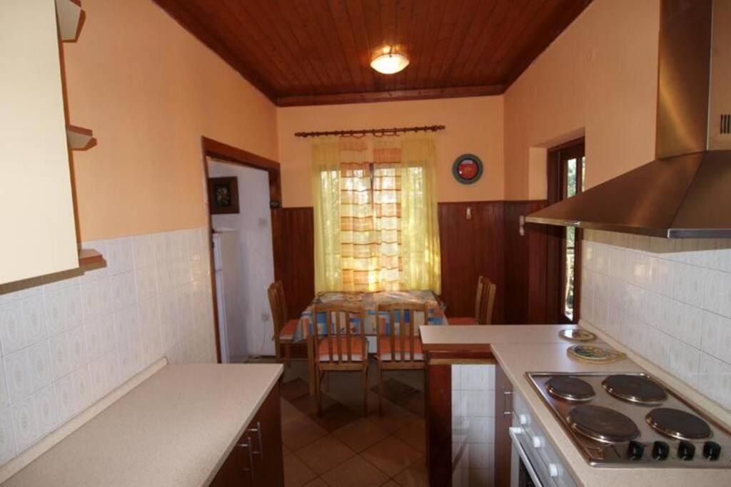 Apartment Sanja Near The Sea, Spacious And Green :) Pola Esterno foto