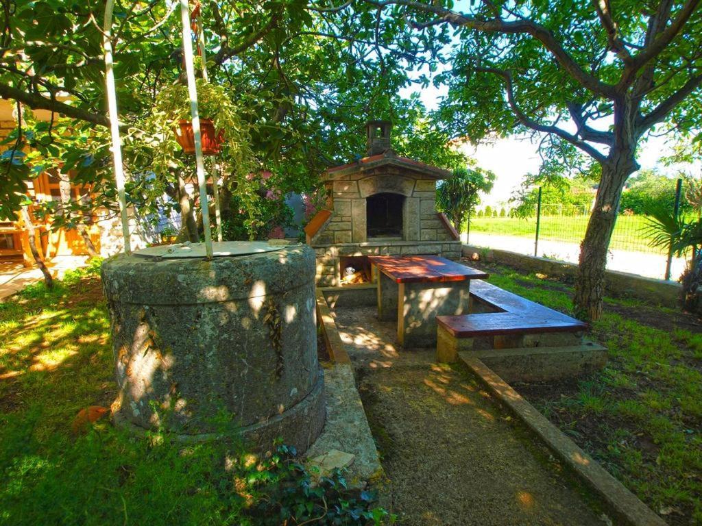 Apartment Sanja Near The Sea, Spacious And Green :) Pola Esterno foto
